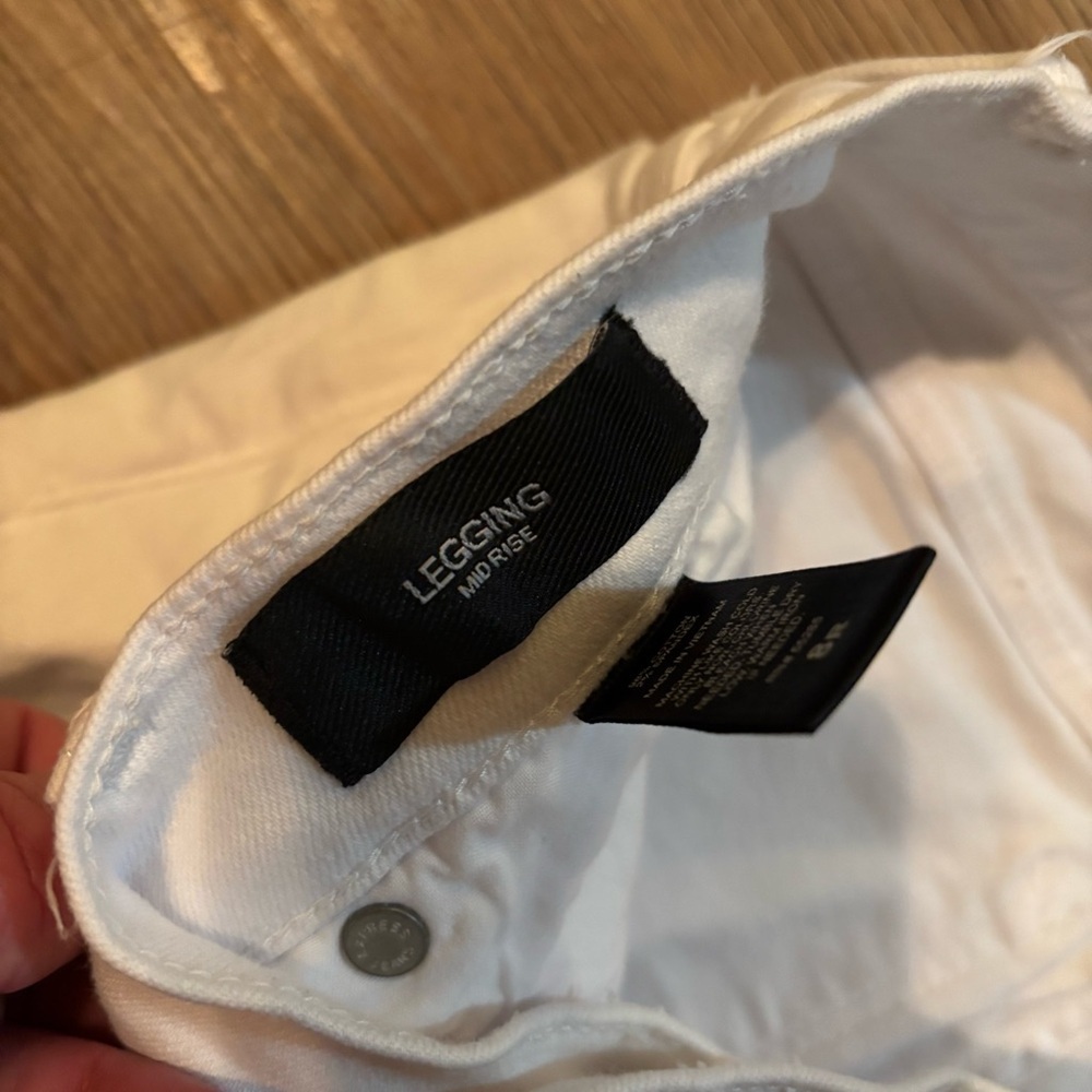 Women's White Jeans - Picture 4 of 7